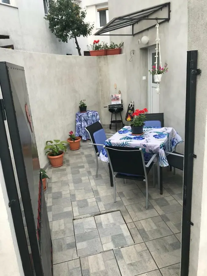 Apartment In Family House Linda Cavle