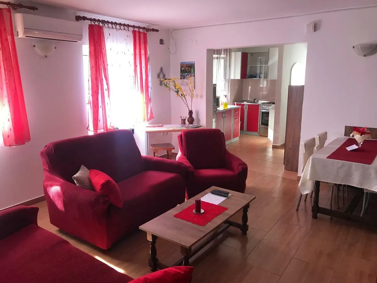 Apartment In Family House Linda Cavle